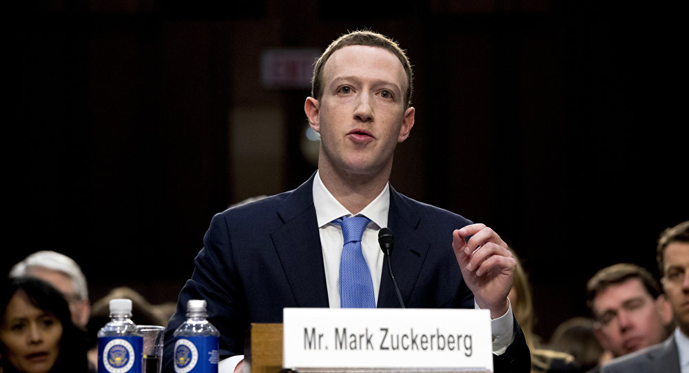 Mark Zuckerberg Özür Diledi